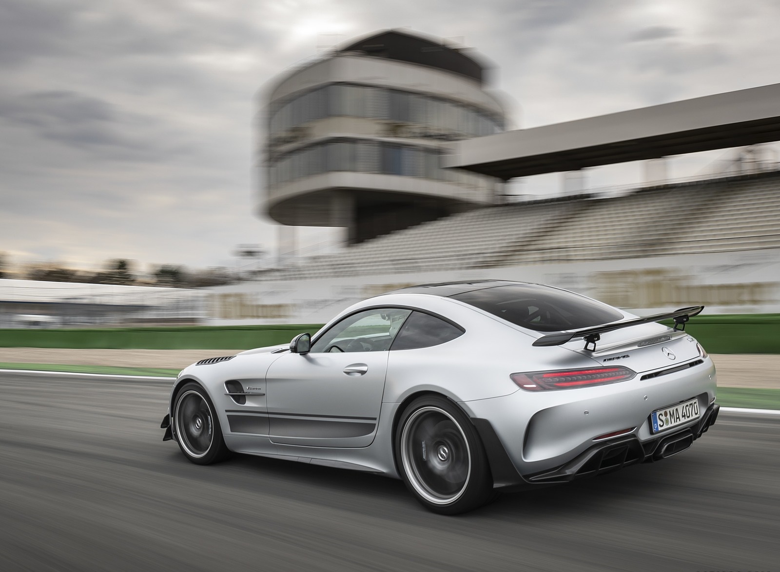 2020 Mercedes-AMG GT R Pro (Color: Designo Iridium Silver magno) Rear Three-Quarter Wallpapers (4)