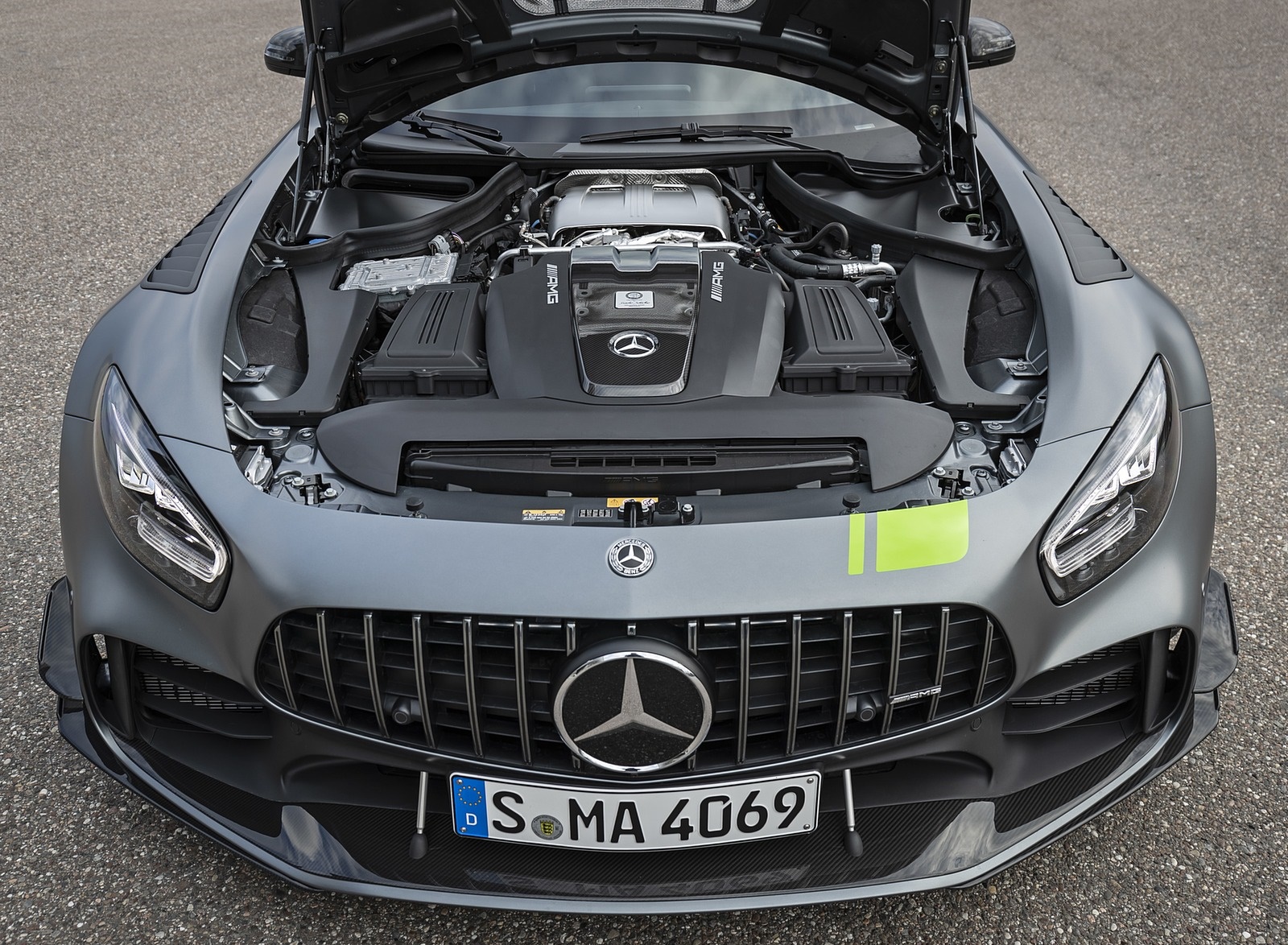 2020 Mercedes-AMG GT R Pro (Color: Designo Selenite Gray Magno) Engine Wallpapers #21 of 47