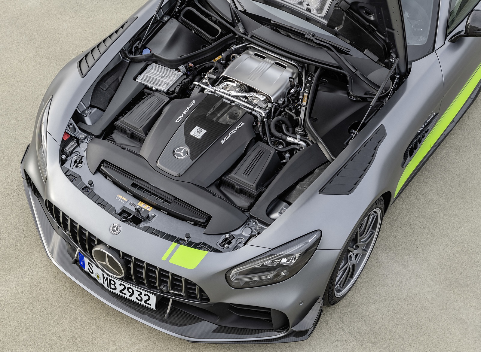 2020 Mercedes-AMG GT R Pro (Color: Selenite Grey Magno) Engine Wallpapers #42 of 47