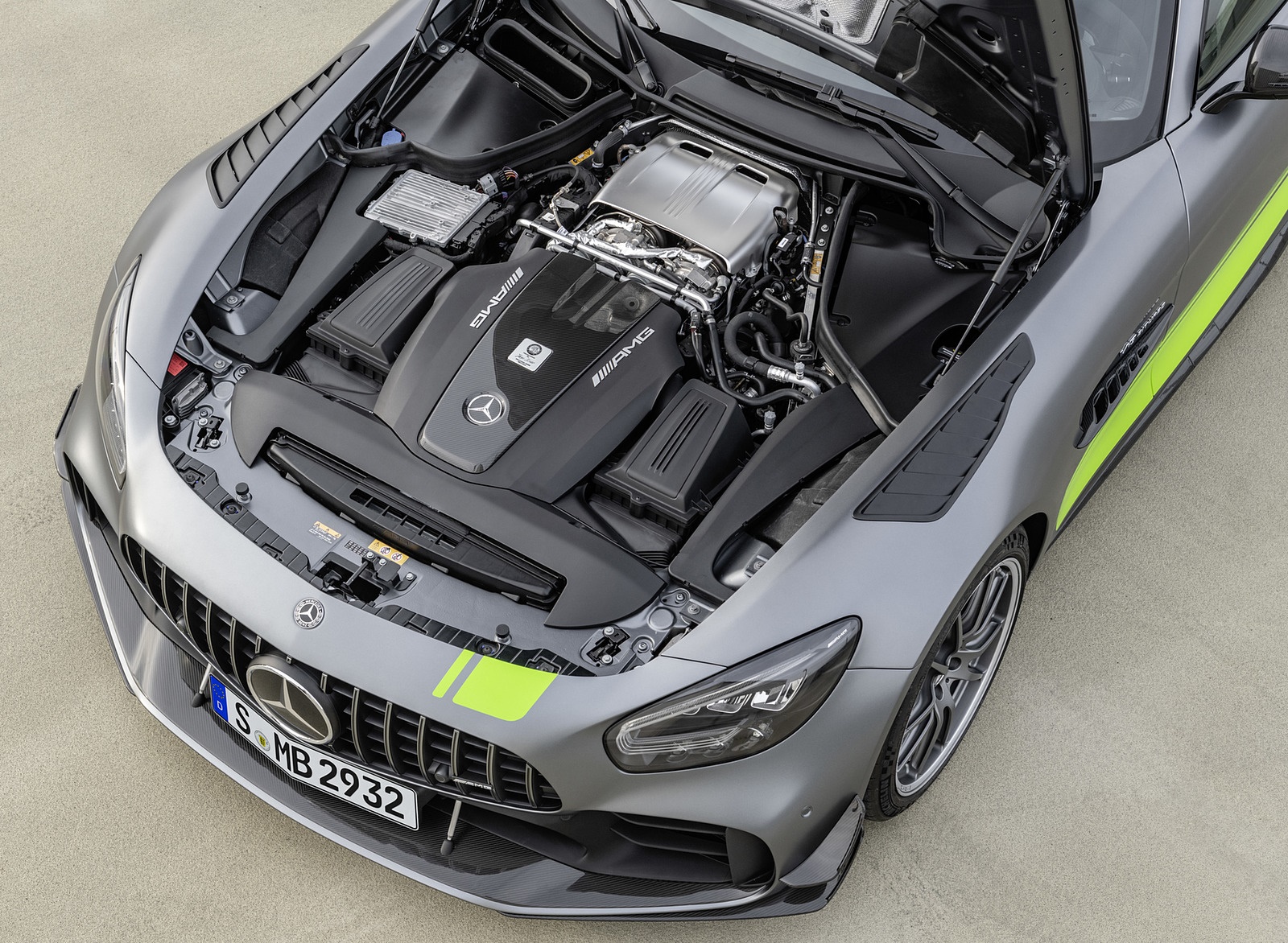 Mercedes AMG gt Magno Grey