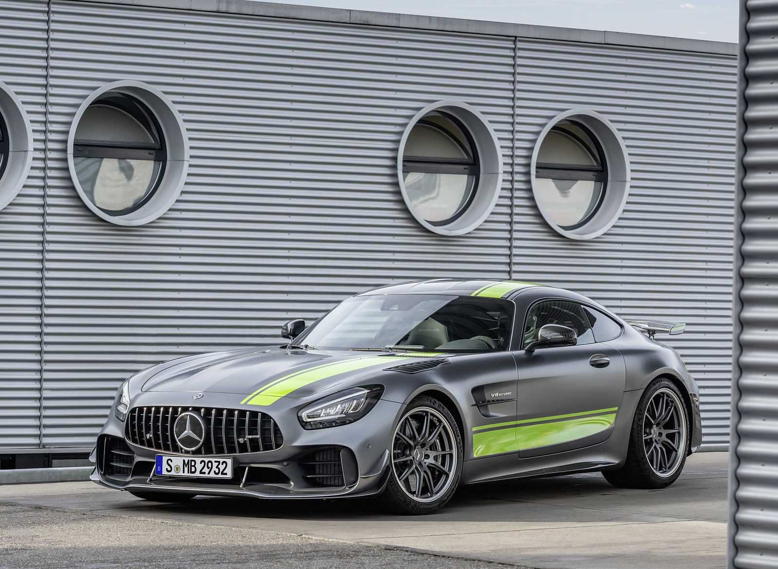 2020 Mercedes-AMG GT R Pro (Color: Selenite Grey Magno) Front Three-Quarter Wallpapers #25 of 47