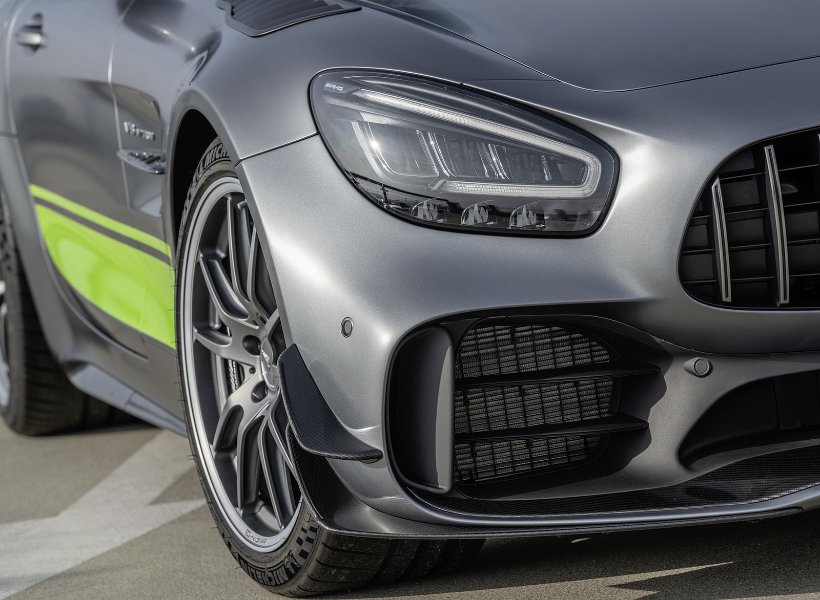 2020 Mercedes-AMG GT R Pro (Color: Selenite Grey Magno) Headlight Wallpapers #40 of 47