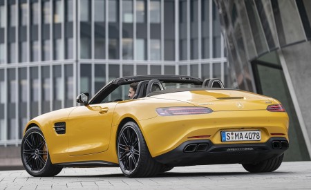 2020 Mercedes-AMG GT S Roadster (Color: AMG Solarbeam) Rear Three-Quarter Wallpapers 450x275 (52)