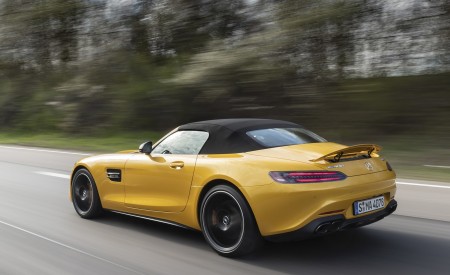 2020 Mercedes-AMG GT S Roadster (Color: AMG Solarbeam) Rear Three-Quarter Wallpapers 450x275 (43)
