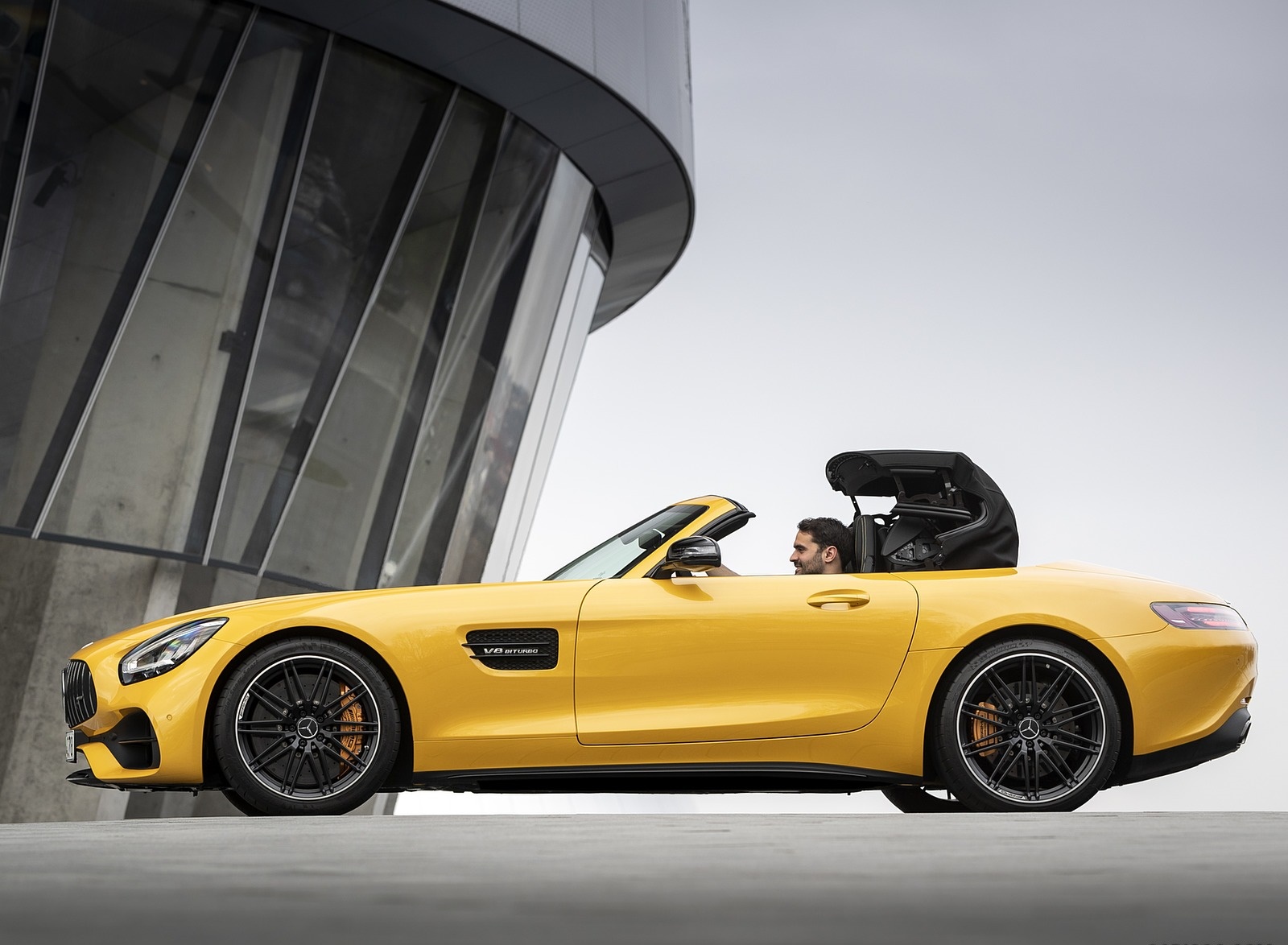 2020 Mercedes-AMG GT S Roadster (Color: AMG Solarbeam) Side Wallpapers #55 of 136