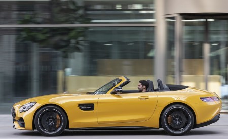 2020 Mercedes-AMG GT S Roadster (Color: AMG Solarbeam) Side Wallpapers 450x275 (44)