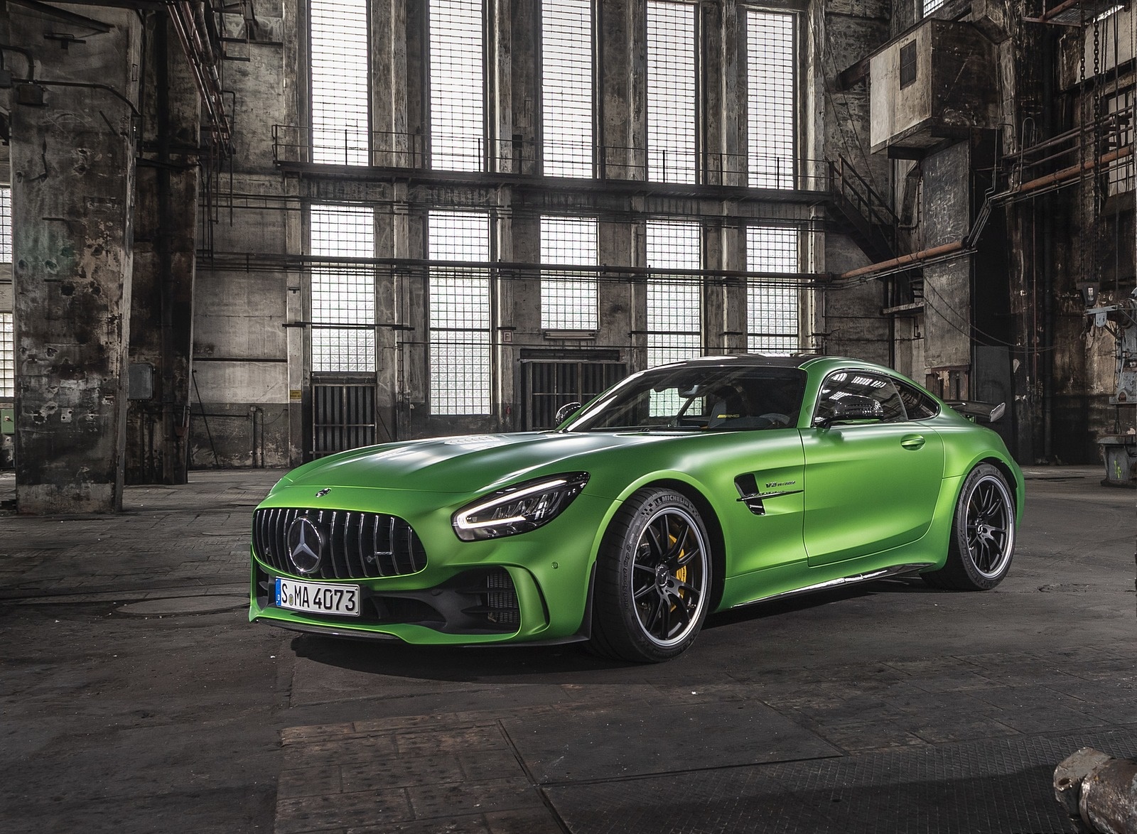 2020 Mercedes-AMG R Coupe (Color: Green Hell Magno) Front Three-Quarter Wallpapers #20 of 136