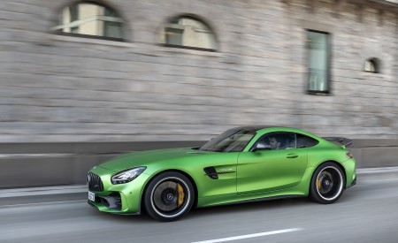 2020 Mercedes-AMG R Coupe (Color: Green Hell Magno) Front Three-Quarter Wallpapers 450x275 (16)