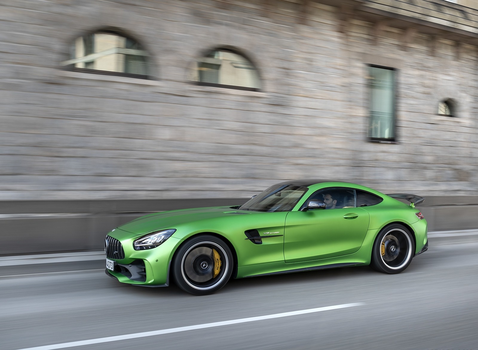 2020 Mercedes-AMG R Coupe (Color: Green Hell Magno) Front Three-Quarter Wallpapers #16 of 136