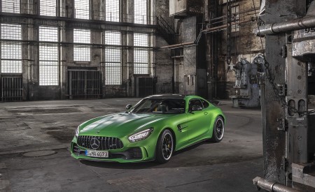 2020 Mercedes-AMG R Coupe (Color: Green Hell Magno) Front Three-Quarter Wallpapers 450x275 (21)