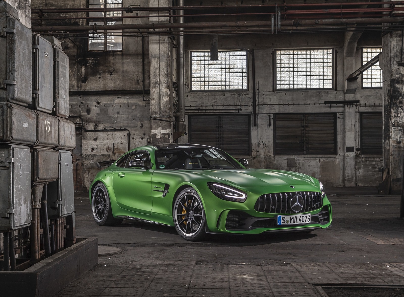 2020 Mercedes-AMG R Coupe (Color: Green Hell Magno) Front Three-Quarter Wallpapers #22 of 136