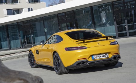 2020 Mercedes-AMG S Coupe (Color: AMG Solarbeam) Rear Three-Quarter Wallpapers 450x275 (6)