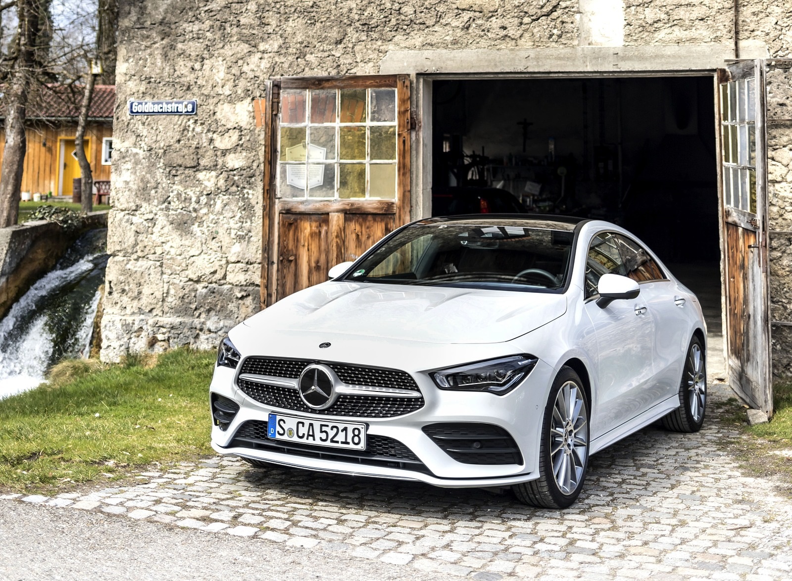 2020 Mercedes-Benz CLA 220 d Coupe AMG Line (Color: Digital White Metallic) Front Three-Quarter Wallpapers #44 of 133