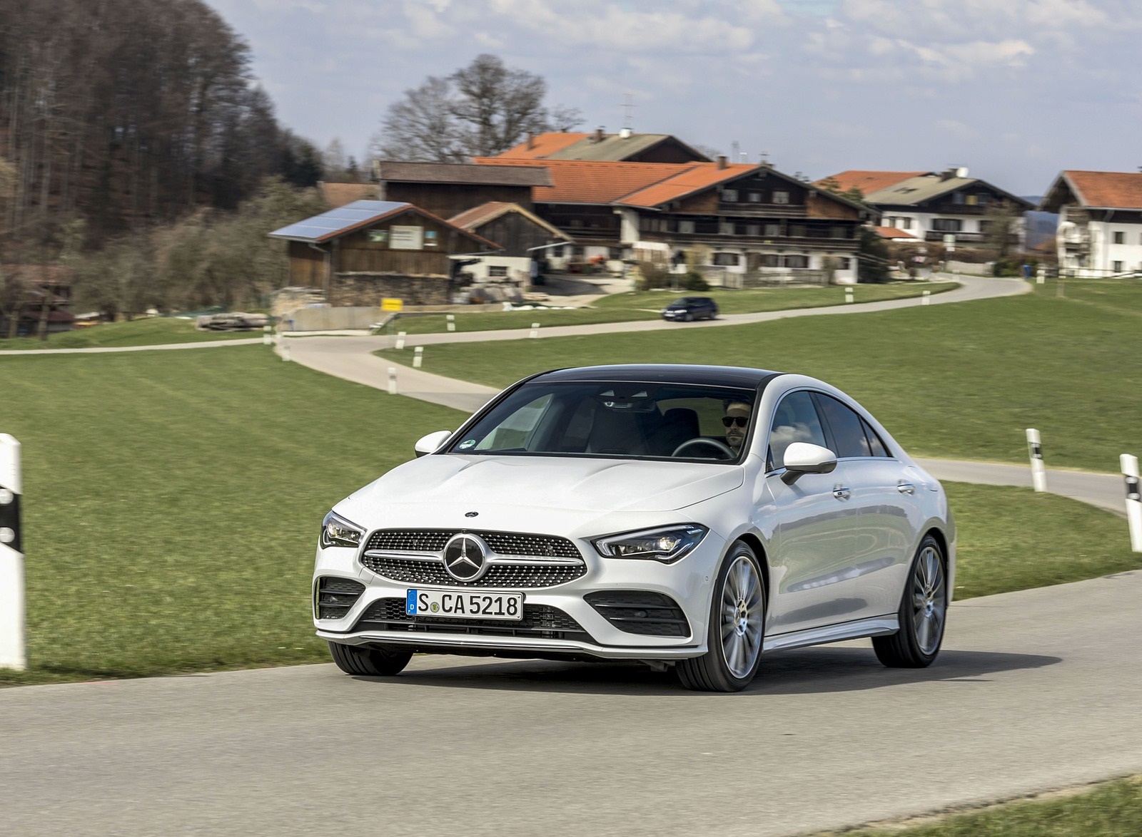 2020 Mercedes-Benz CLA 220 d Coupe AMG Line (Color: Digital White Metallic) Front Three-Quarter Wallpapers #38 of 133