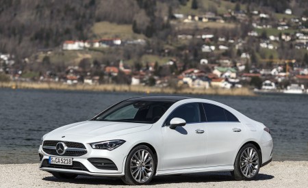 2020 Mercedes-Benz CLA 220 d Coupe AMG Line (Color: Digital White Metallic) Front Three-Quarter Wallpapers 450x275 (45)