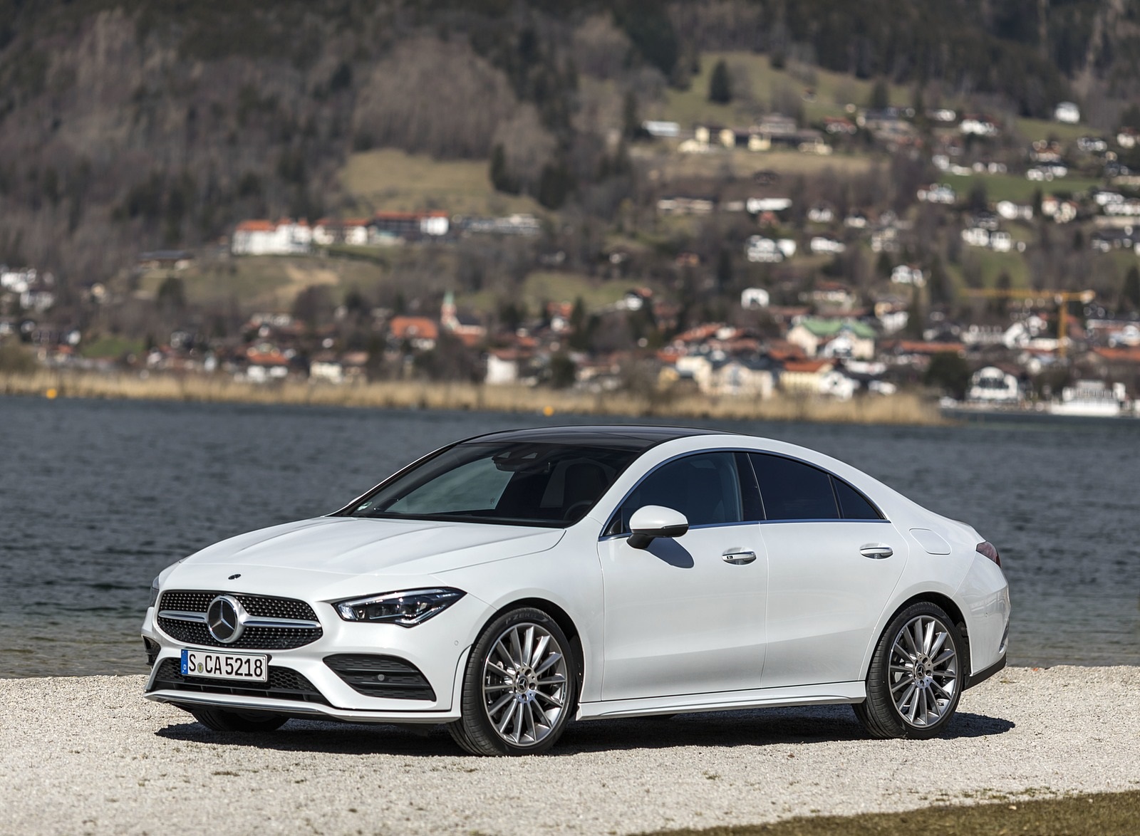 2020 Mercedes-Benz CLA 220 d Coupe AMG Line (Color: Digital White Metallic) Front Three-Quarter Wallpapers #45 of 133