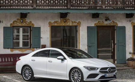 2020 Mercedes-Benz CLA 220 d Coupe AMG Line (Color: Digital White Metallic) Front Three-Quarter Wallpapers 450x275 (46)