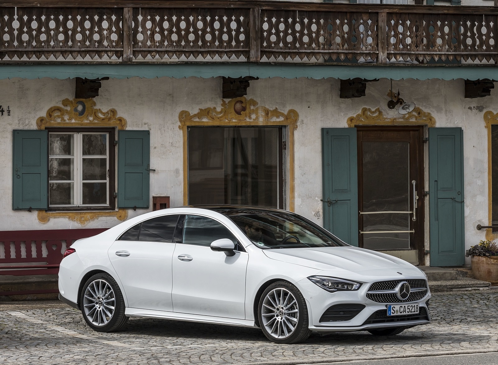 2020 Mercedes-Benz CLA 220 d Coupe AMG Line (Color: Digital White Metallic) Front Three-Quarter Wallpapers #46 of 133