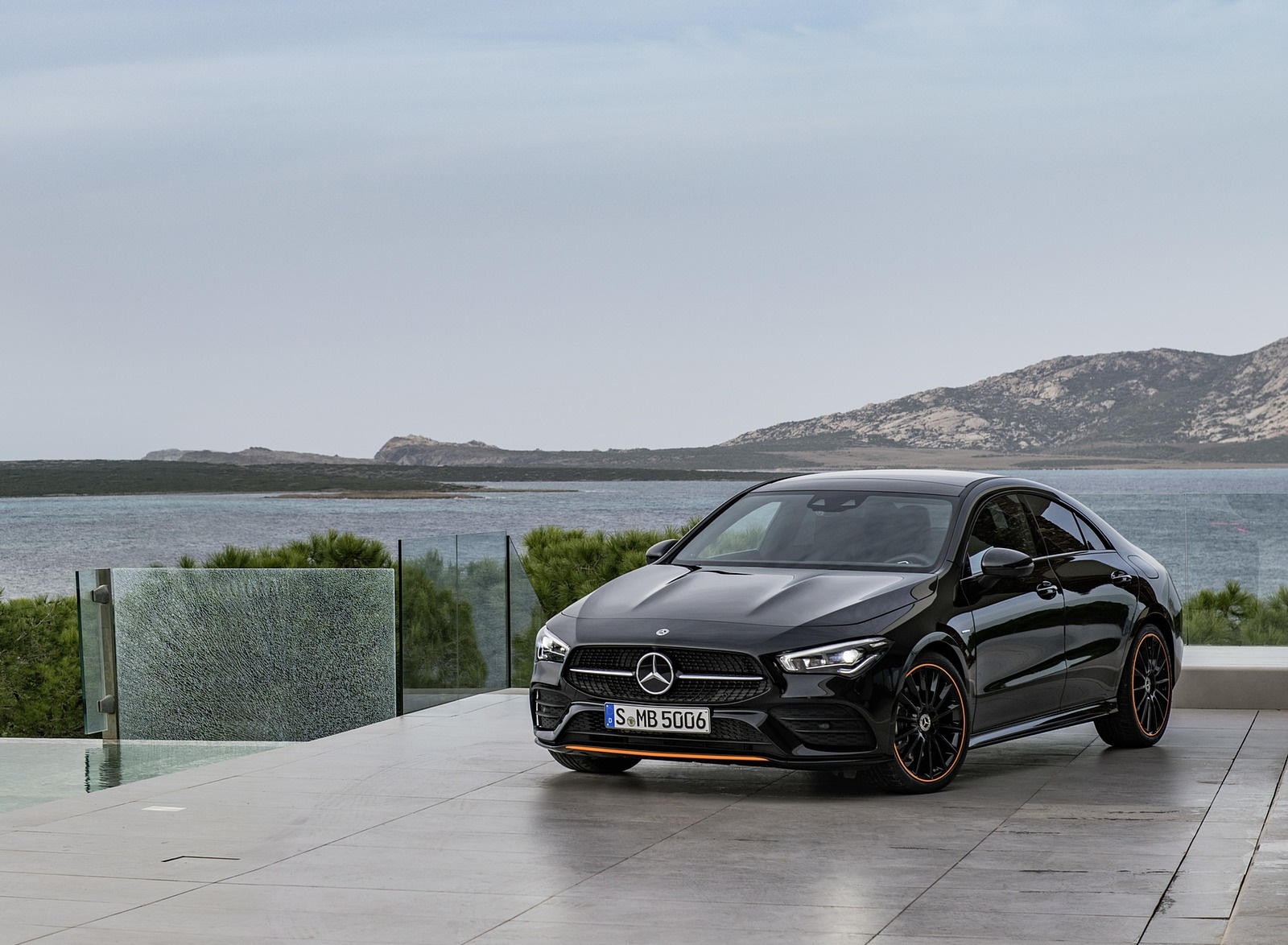 2020 Mercedes-Benz CLA 250 Coupe Edition Orange Art AMG Line (Color: Cosmos Black) Front Three-Quarter Wallpapers #100 of 133