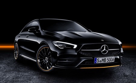 2020 Mercedes-Benz CLA 250 Coupe Edition Orange Art AMG Line (Color: Cosmos Black) Front Three-Quarter Wallpapers 450x275 (112)