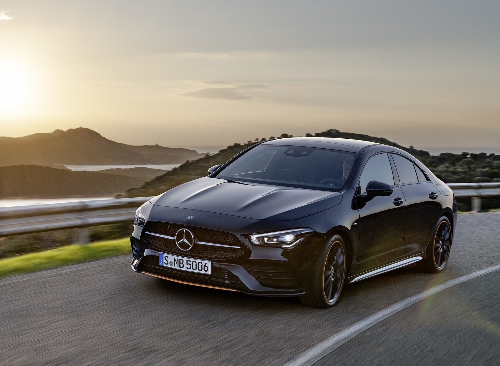 2020 Mercedes-Benz CLA 250 Coupe Edition Orange Art AMG Line (Color: Cosmos Black) Front Three-Quarter Wallpapers #104 of 133