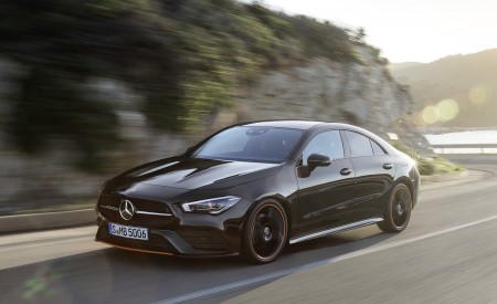 2020 Mercedes-Benz CLA 250 Coupe Edition Orange Art AMG Line (Color: Cosmos Black) Front Three-Quarter Wallpapers 450x275 (103)