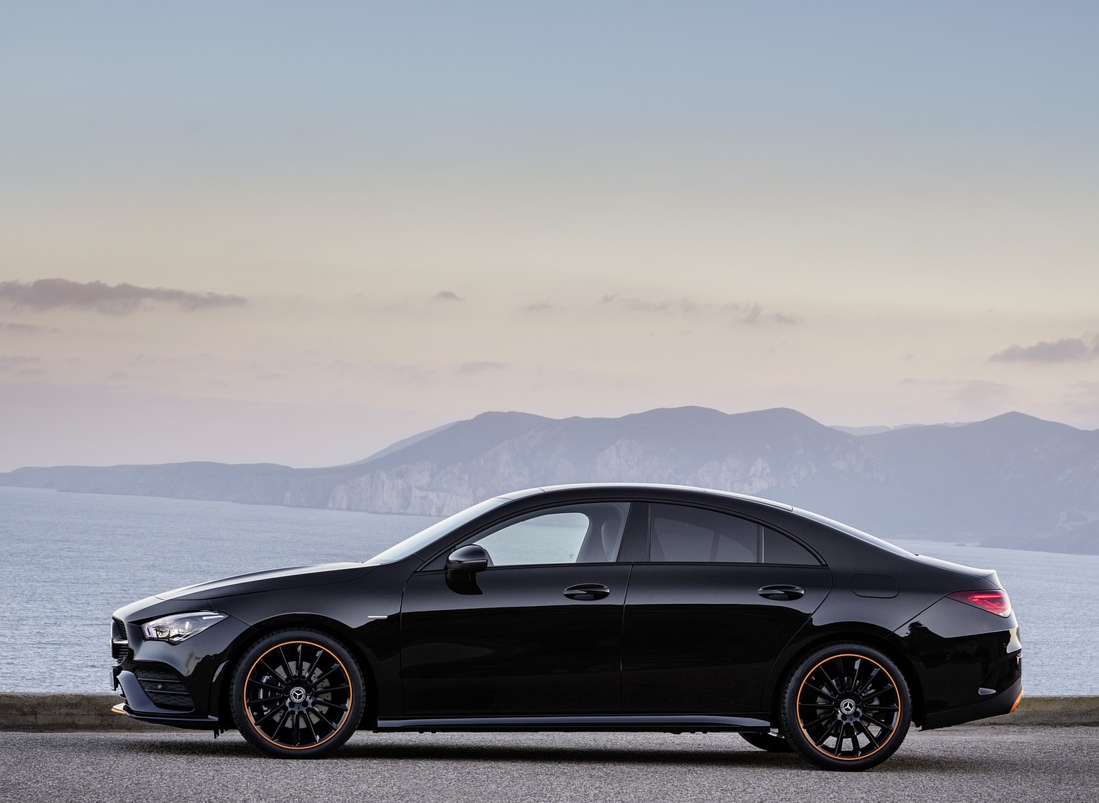 2020 Mercedes-Benz CLA 250 Coupe Edition Orange Art AMG Line (Color: Cosmos Black) Side Wallpapers #108 of 133