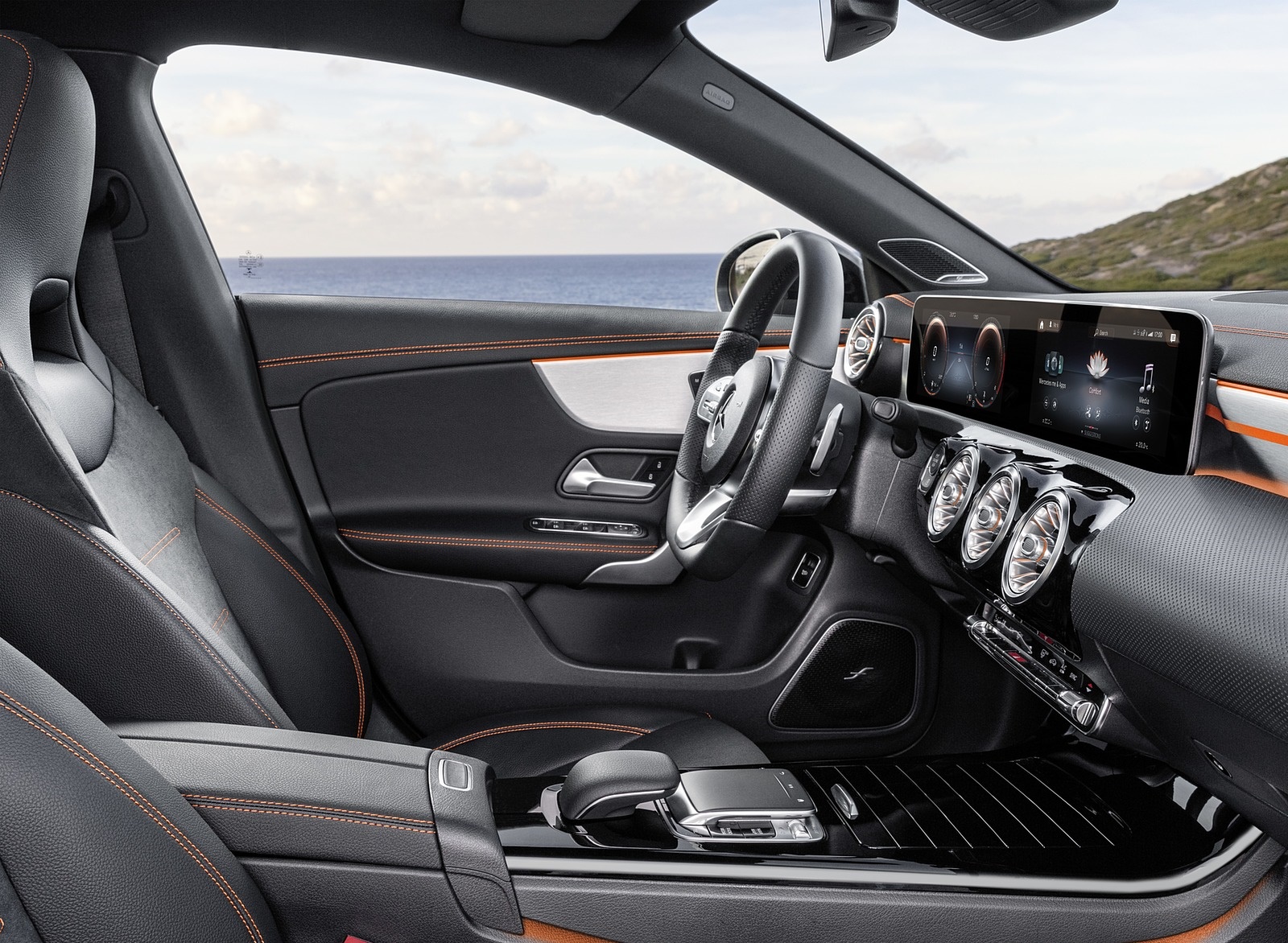2020 Mercedes-Benz CLA 250 Coupe Edition Orange Art Interior Wallpapers #129 of 133