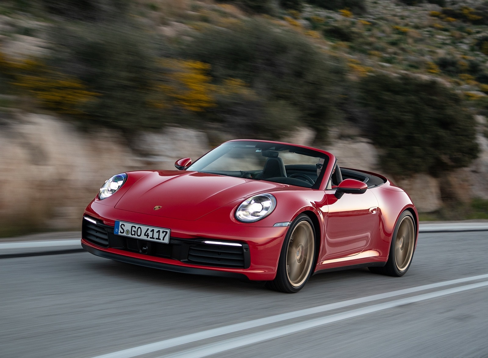 2020 Porsche 911 Carrera 4S Cabriolet (Color: India Red) Front Three-Quarter Wallpapers #56 of 193