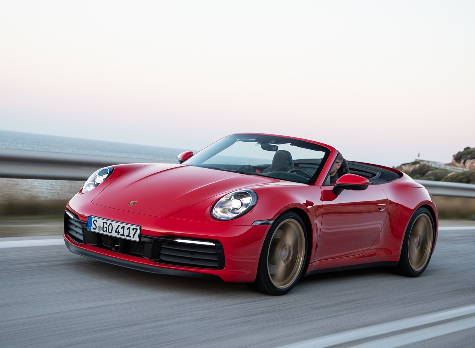 2020 Porsche 911 Carrera 4S Cabriolet (Color: India Red) Front Three-Quarter Wallpapers #61 of 193