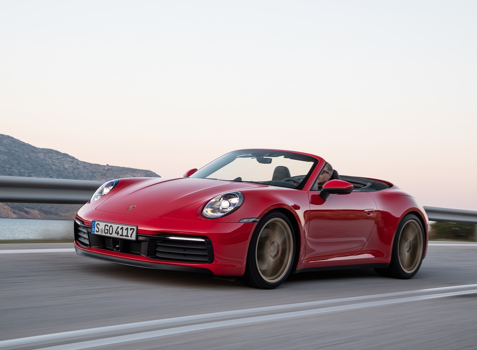 2020 Porsche 911 Carrera 4S Cabriolet (Color: India Red) Front Three-Quarter Wallpapers #62 of 193
