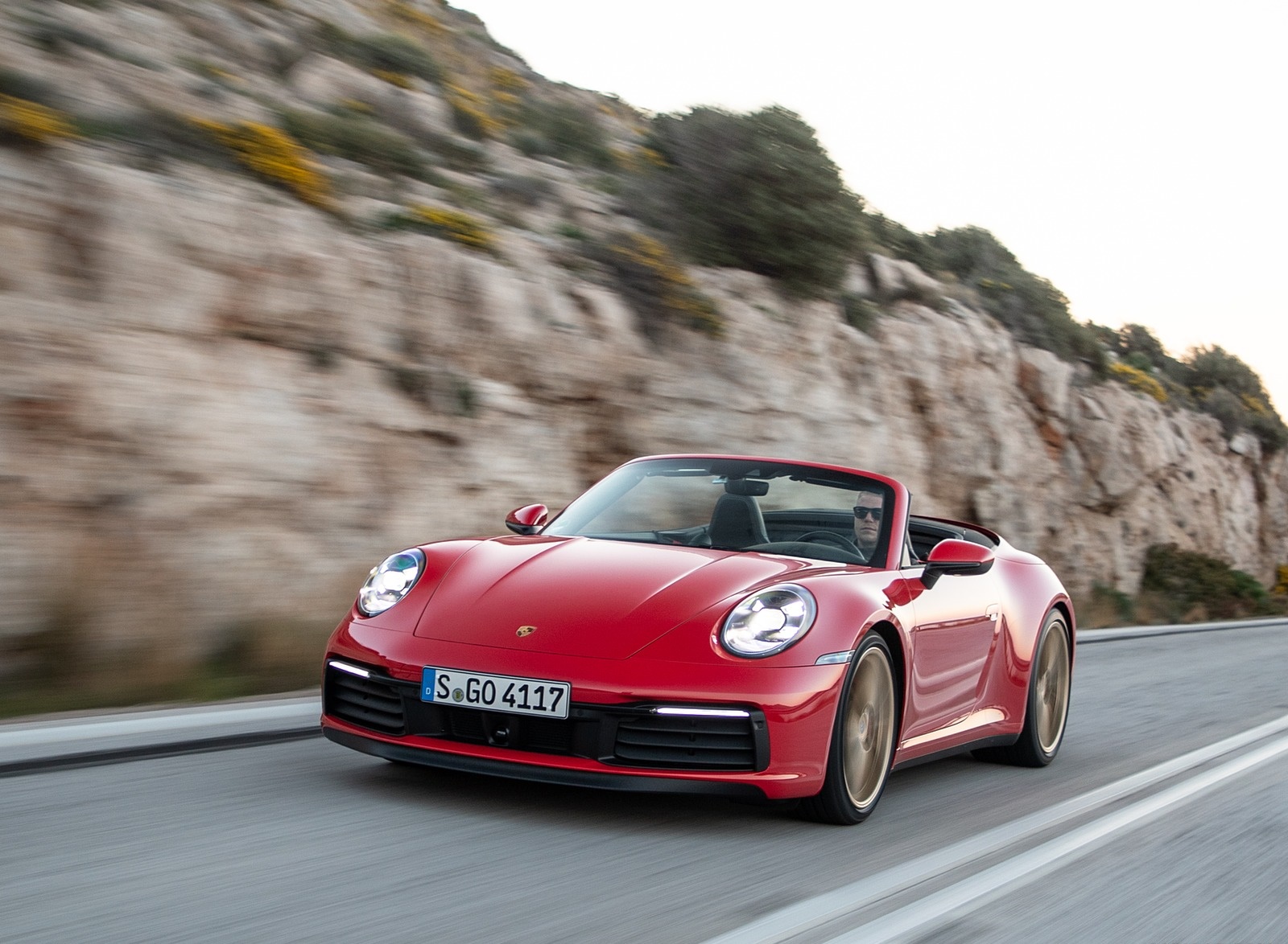 2020 Porsche 911 Carrera 4S Cabriolet (Color: India Red) Front Three-Quarter Wallpapers #49 of 193
