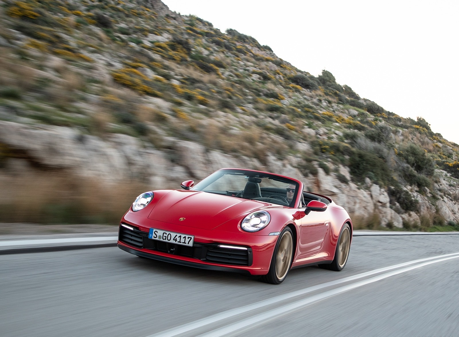 2020 Porsche 911 Carrera 4S Cabriolet (Color: India Red) Front Three-Quarter Wallpapers #51 of 193