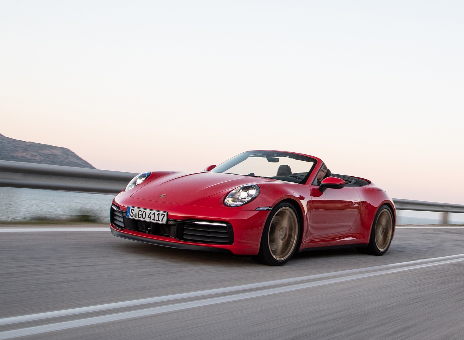 2020 Porsche 911 Carrera 4S Cabriolet (Color: India Red) Front Three-Quarter Wallpapers #66 of 193