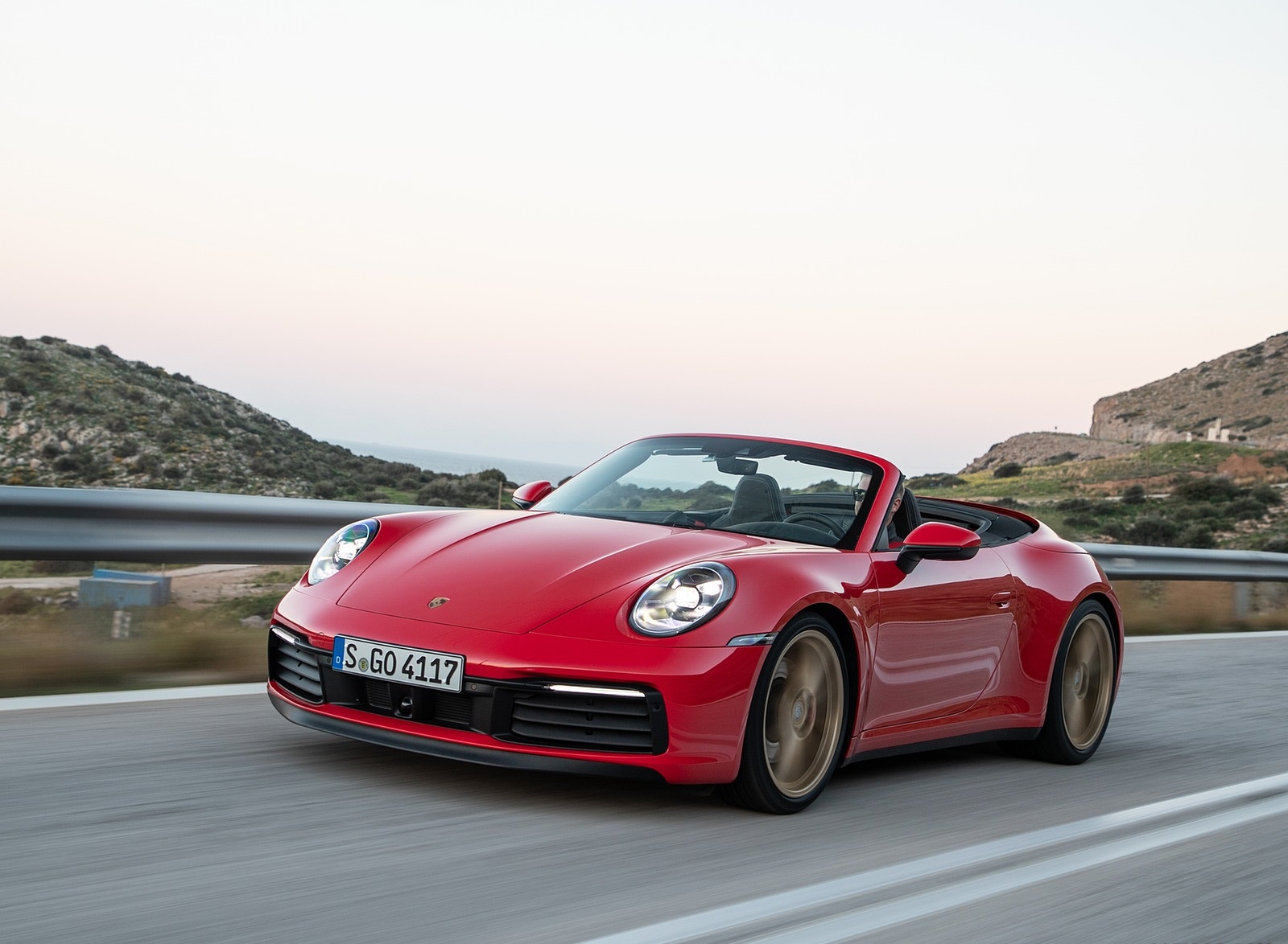 2020 Porsche 911 Carrera 4S Cabriolet (Color: India Red) Front Three-Quarter Wallpapers #67 of 193