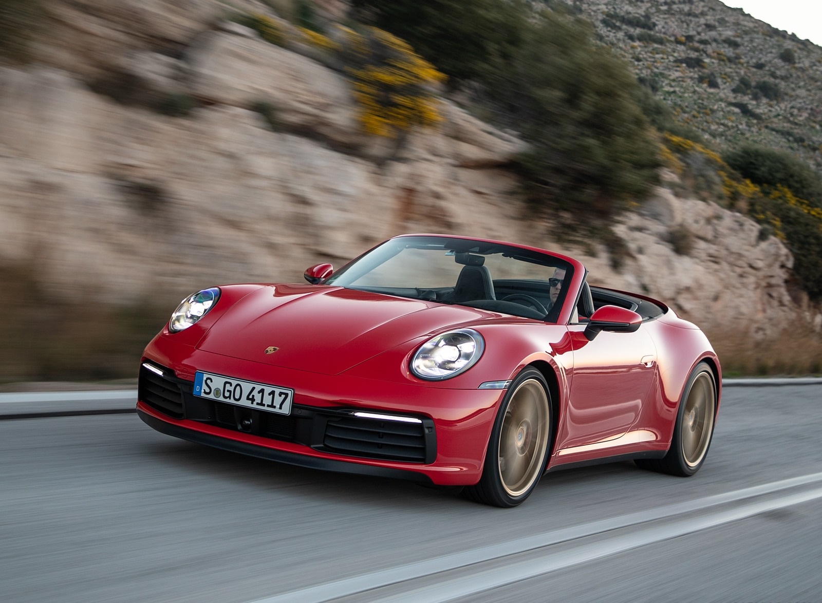 2020 Porsche 911 Carrera 4S Cabriolet (Color: India Red) Front Three-Quarter Wallpapers #54 of 193