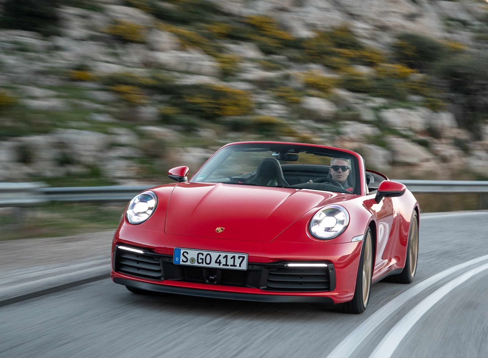 2020 Porsche 911 Carrera 4S Cabriolet (Color: India Red) Front Wallpapers #58 of 193