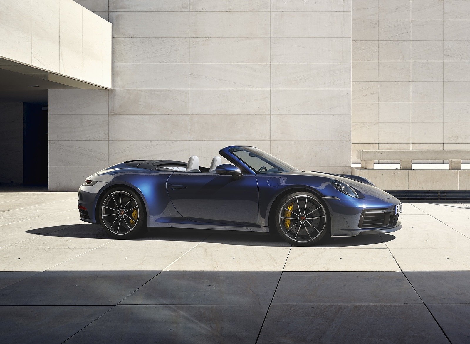 2020 Porsche 911 Carrera 4S Cabriolet Side Wallpapers #189 of 193