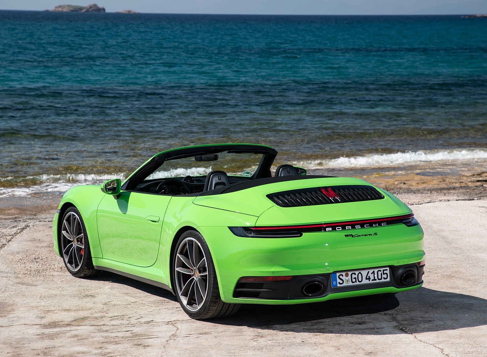 2020 Porsche 911 Carrera S Cabriolet (Color: Lizard Green) Rear Three-Quarter Wallpapers #24 of 193