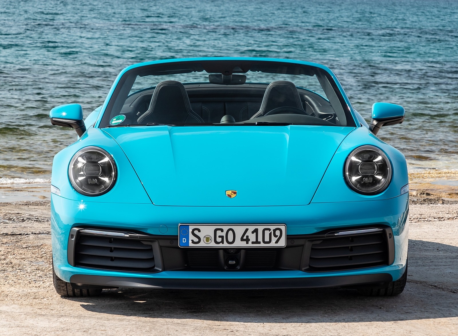 2020 Porsche 911 Carrera S Cabriolet (Color: Miami Blue) Front Wallpapers #94 of 193