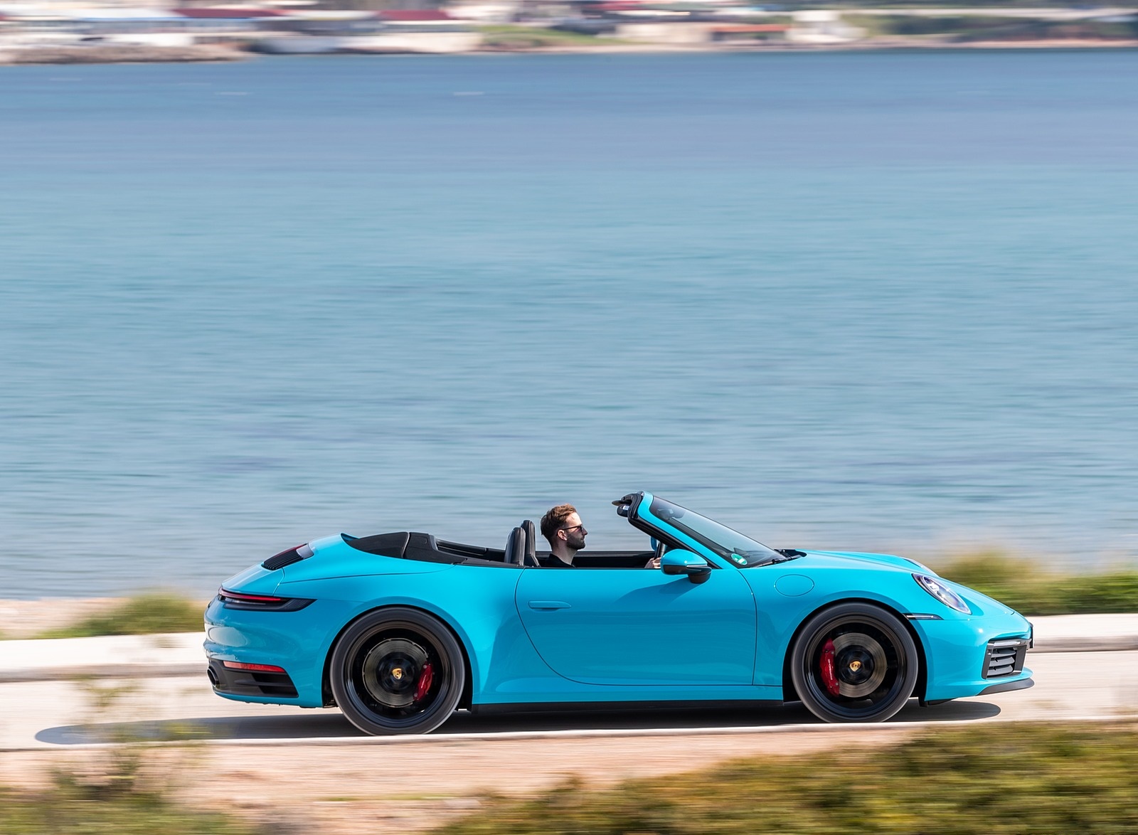 2020 Porsche 911 Carrera S Cabriolet (Color: Miami Blue) Side Wallpapers #91 of 193