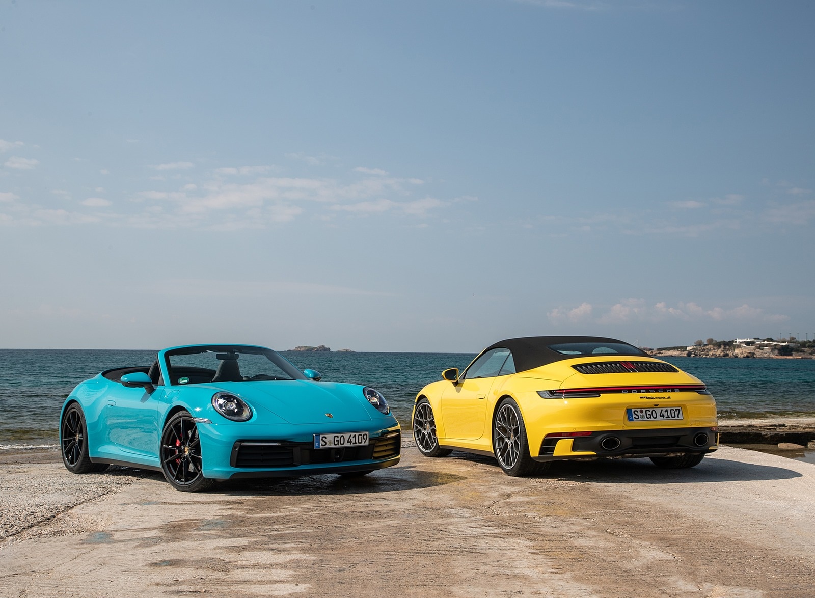 2020 Porsche 911 Carrera S Cabriolet (Color: Miami Blue) Wallpapers #115 of 193