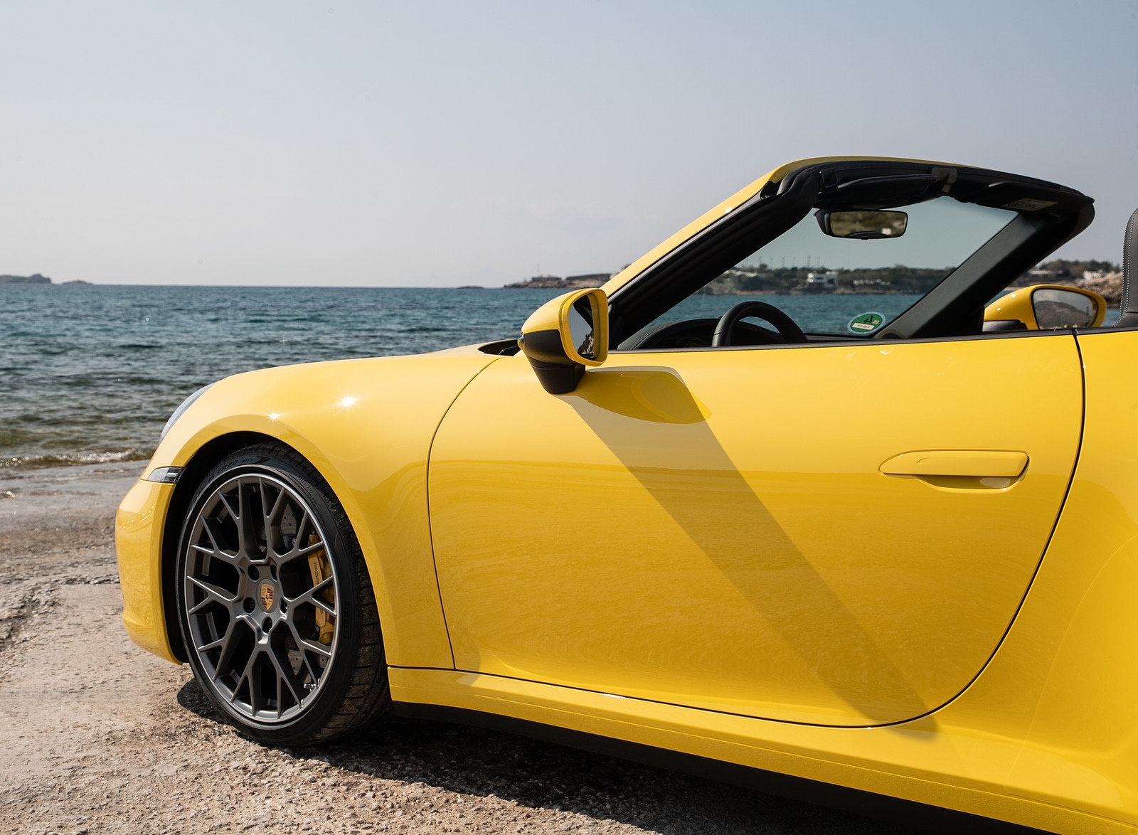 2020 Porsche 911 Carrera S Cabriolet (Color: Racing Yellow) Detail Wallpapers #163 of 193