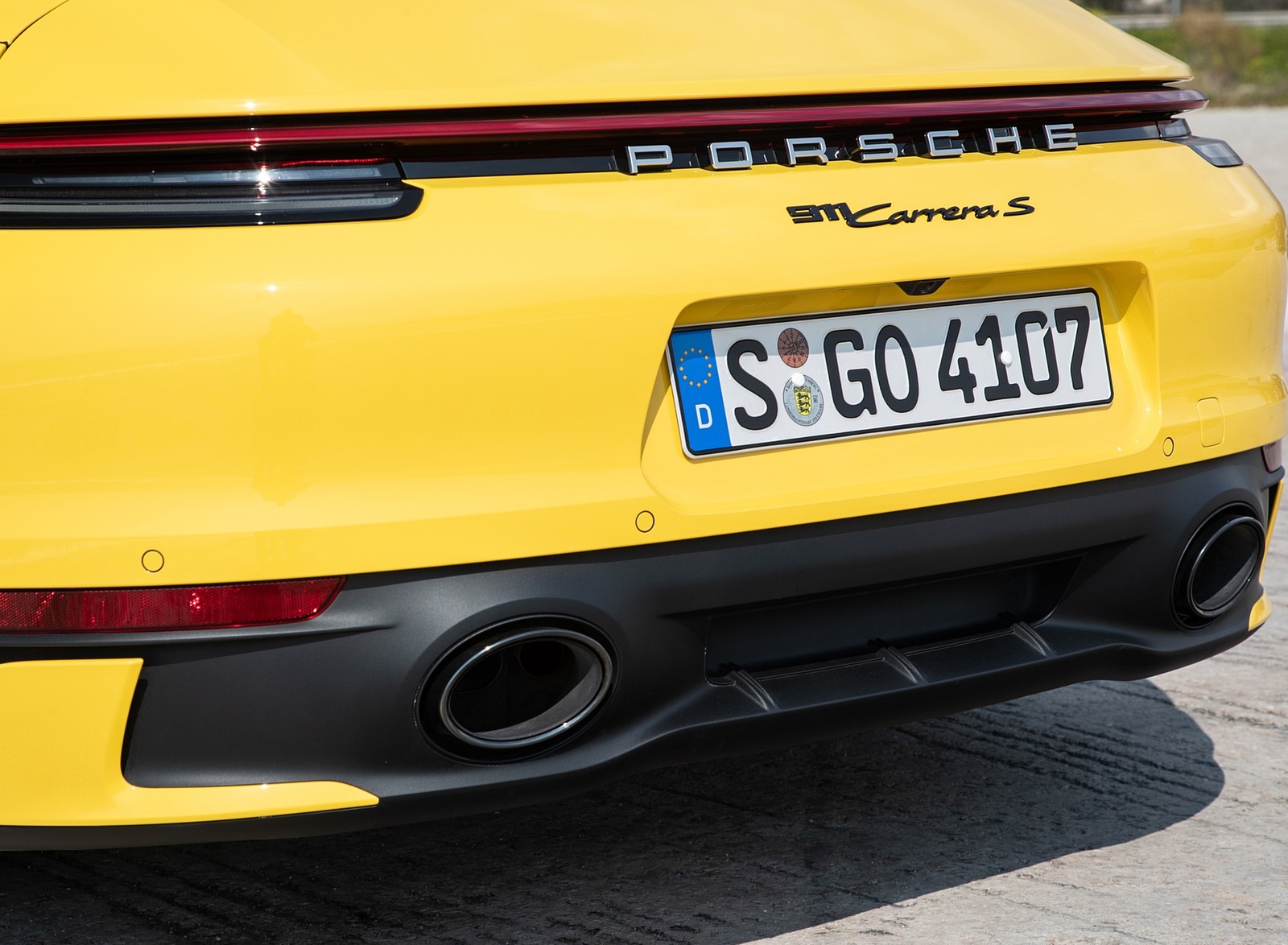 2020 Porsche 911 Carrera S Cabriolet (Color: Racing Yellow) Exhaust Wallpapers #164 of 193