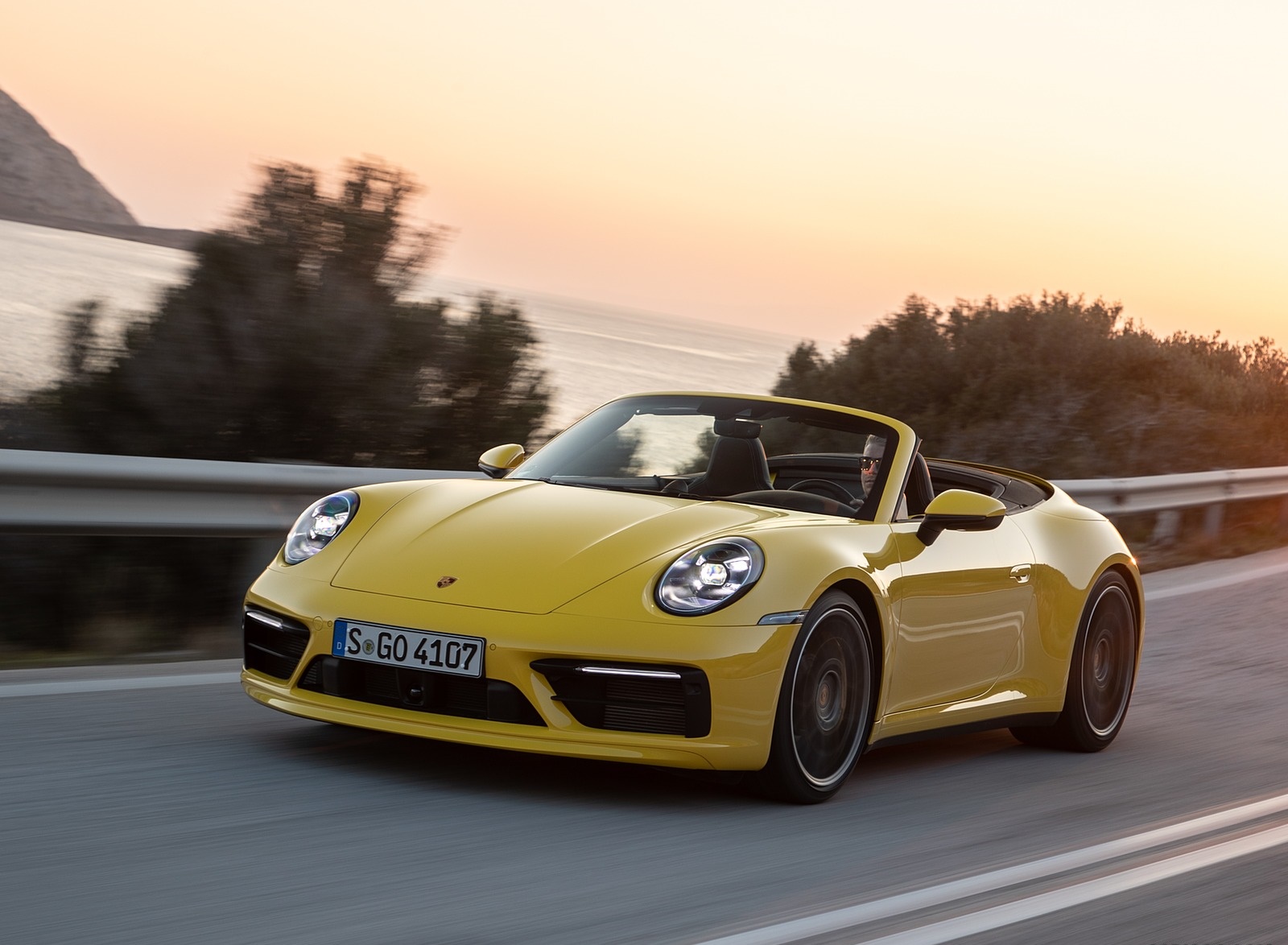 2020 Porsche 911 Carrera S Cabriolet (Color: Racing Yellow) Front Three-Quarter Wallpapers #121 of 193