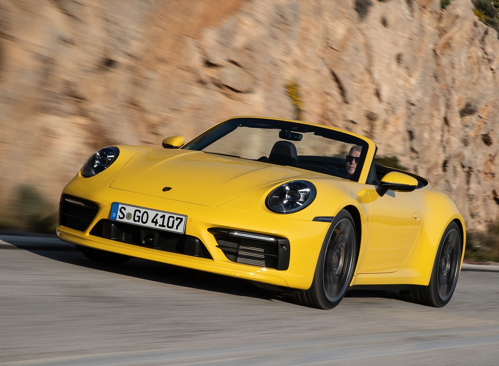 2020 Porsche 911 Carrera S Cabriolet (Color: Racing Yellow) Front Wallpapers #142 of 193