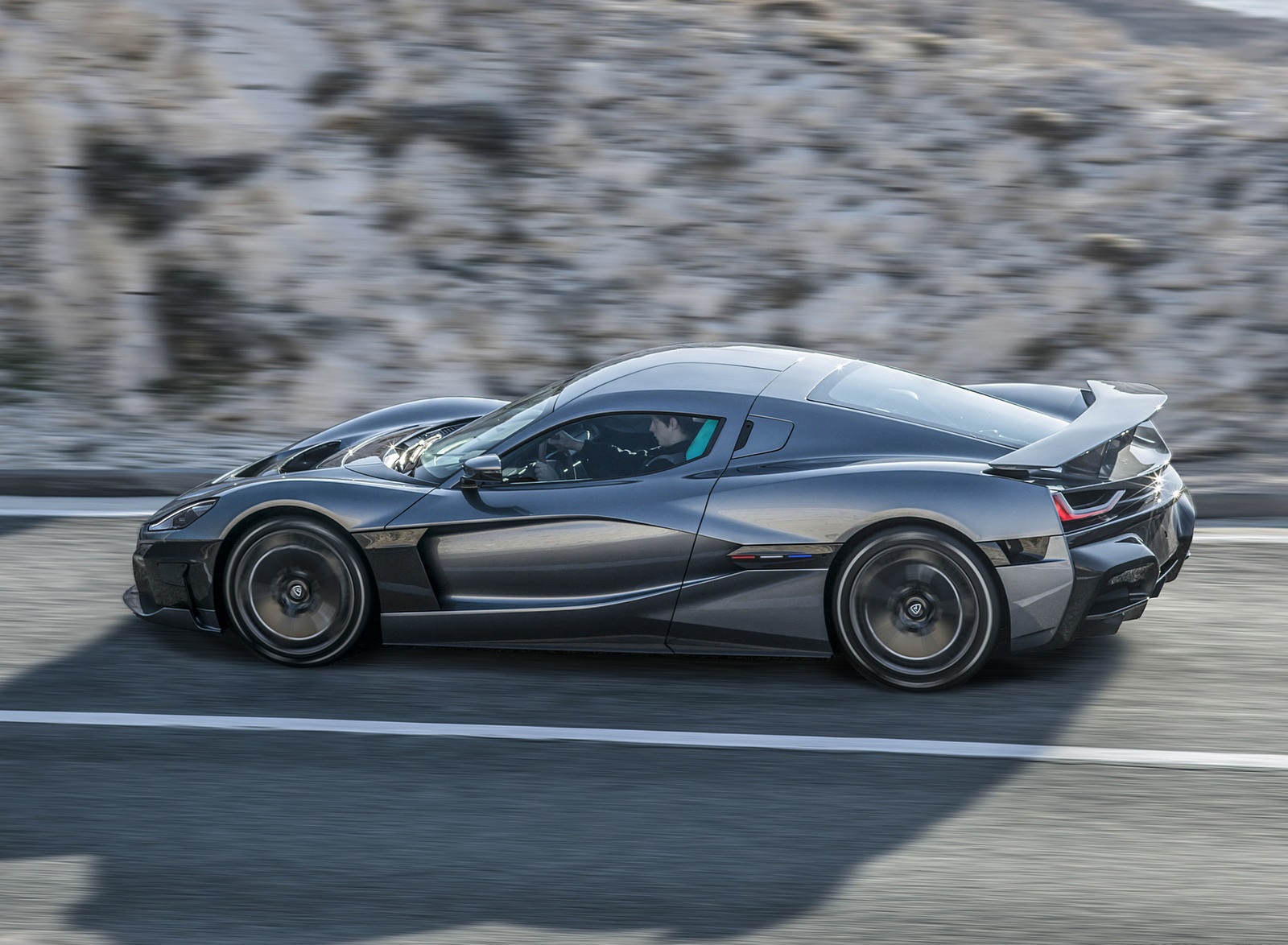 2020 Rimac C_Two Side Wallpapers (7)