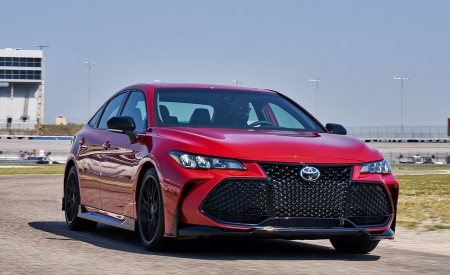 2020 Toyota Avalon TRD Front Three-Quarter Wallpapers 450x275 (14)