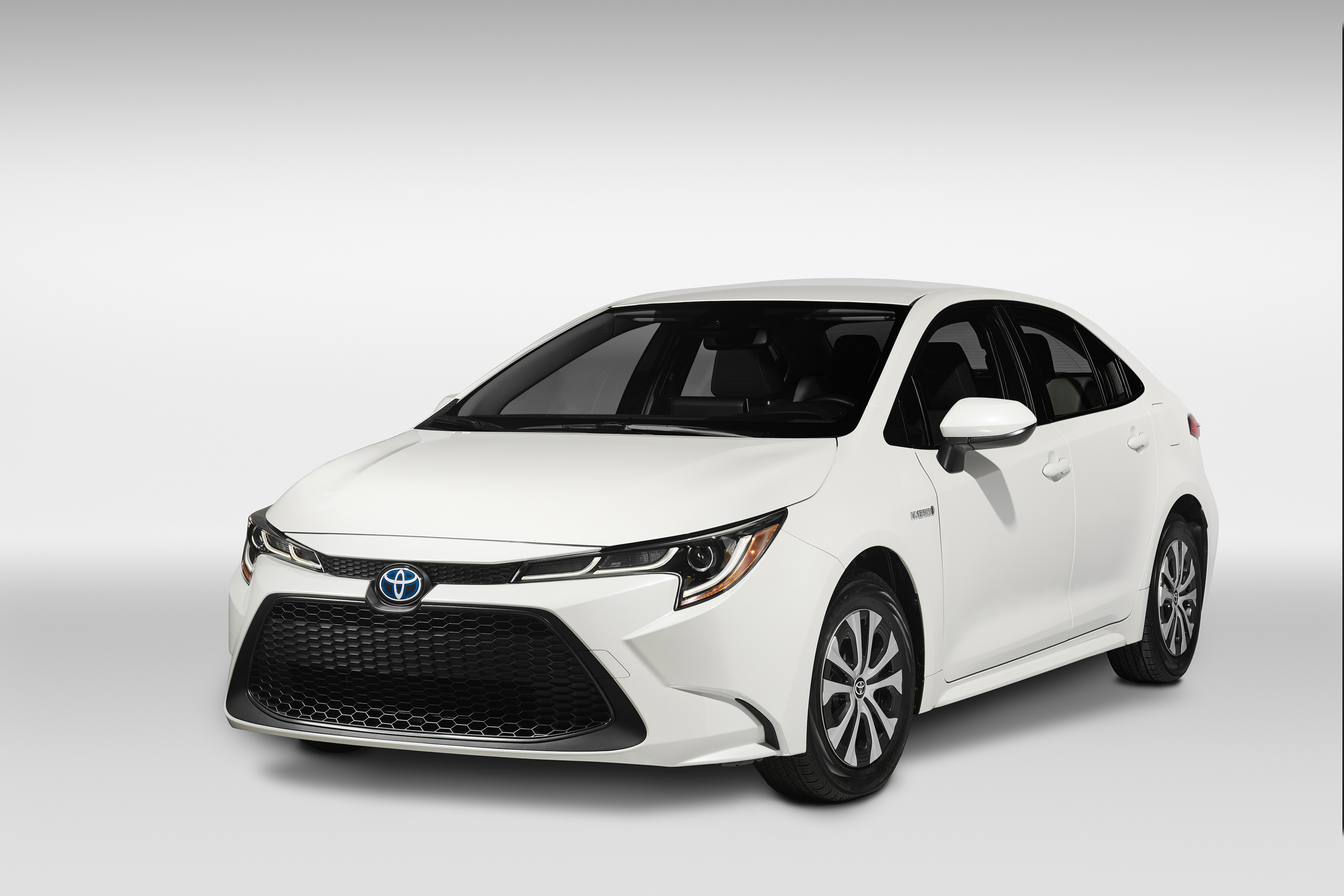 2020 Toyota Corolla Hybrid Front Three-Quarter Wallpapers #35 of 35