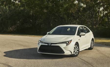 2020 Toyota Corolla Hybrid Front Wallpapers 450x275 (28)